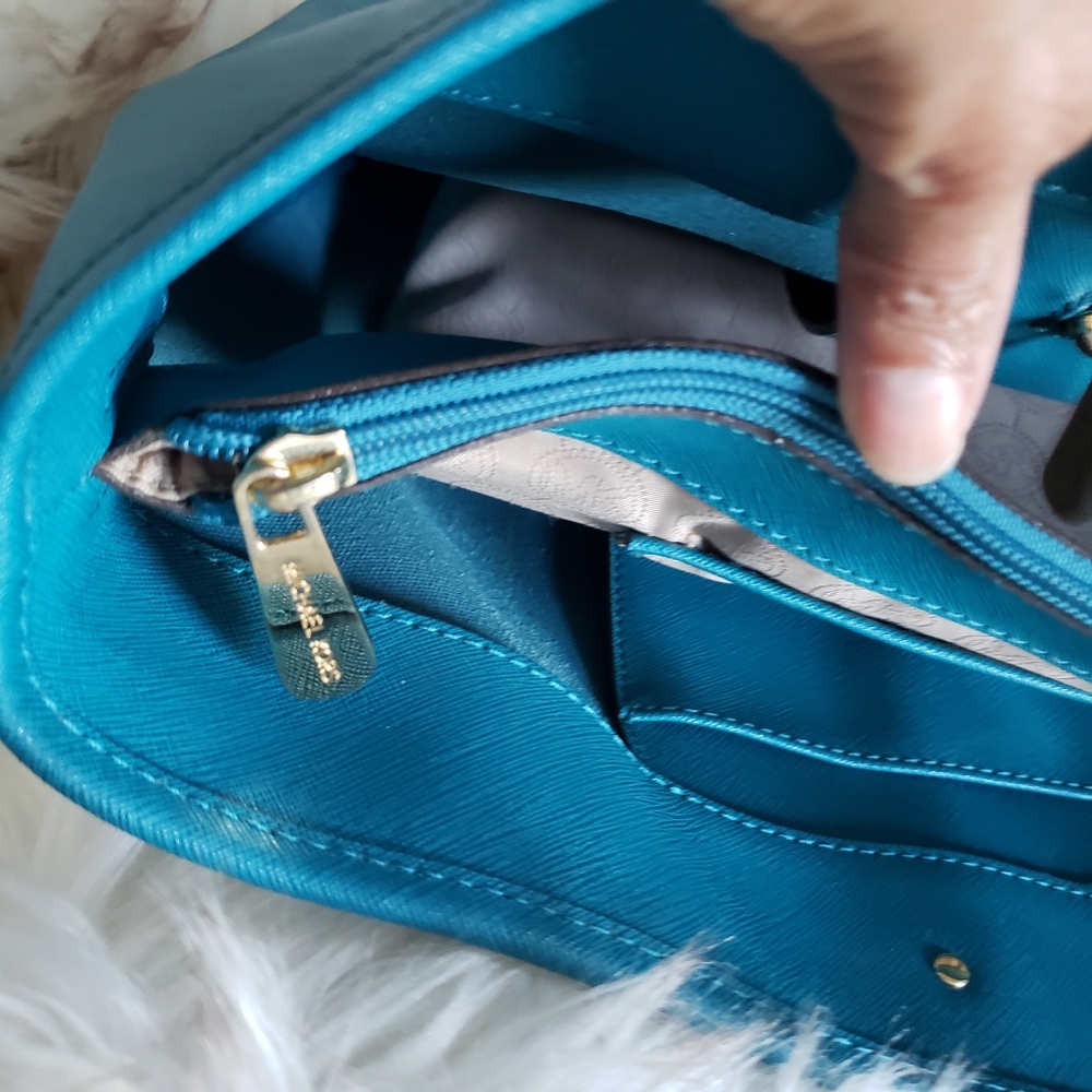 Handbag - Picture 3 of 6